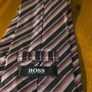 Hugo Boss Maroon and Light Pink Diagonal Striped Tie